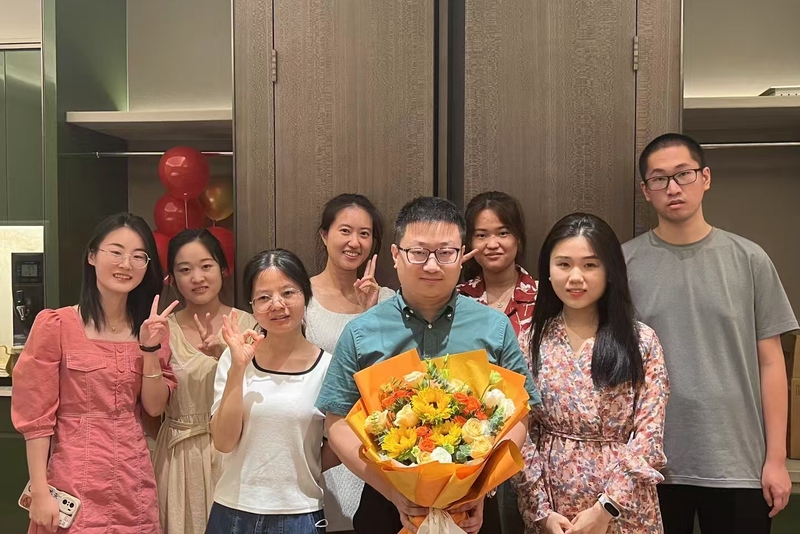 Mengyuan's Graduation — photo 1